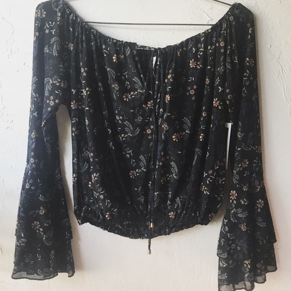 Tops - 🔴Western fall trend Off the shoulder top - Medium